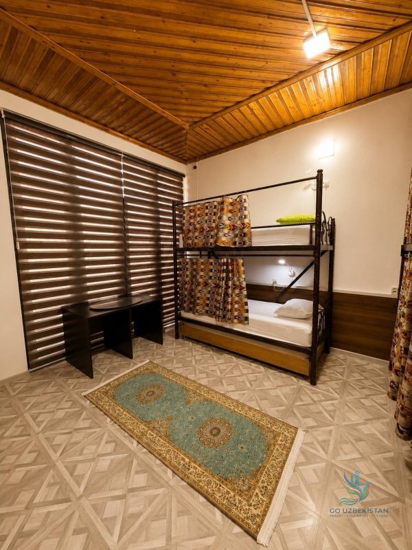 Six-Bed Room with Bunk Beds — photo 1